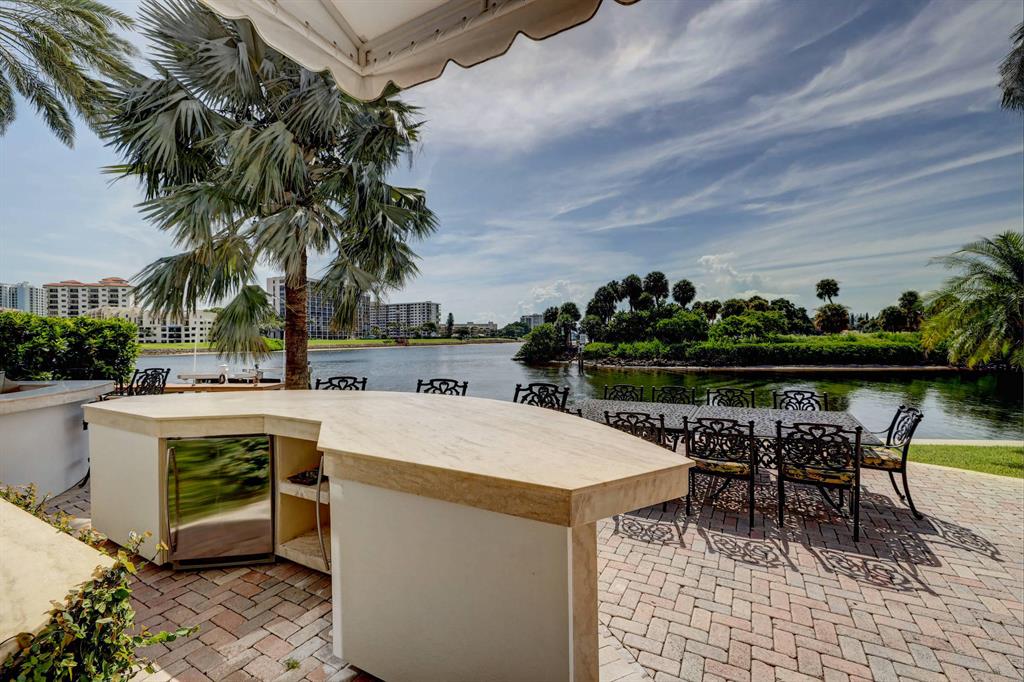 Photo 9 of home located at 848  Harbour Isle Place, North Palm Beach FL