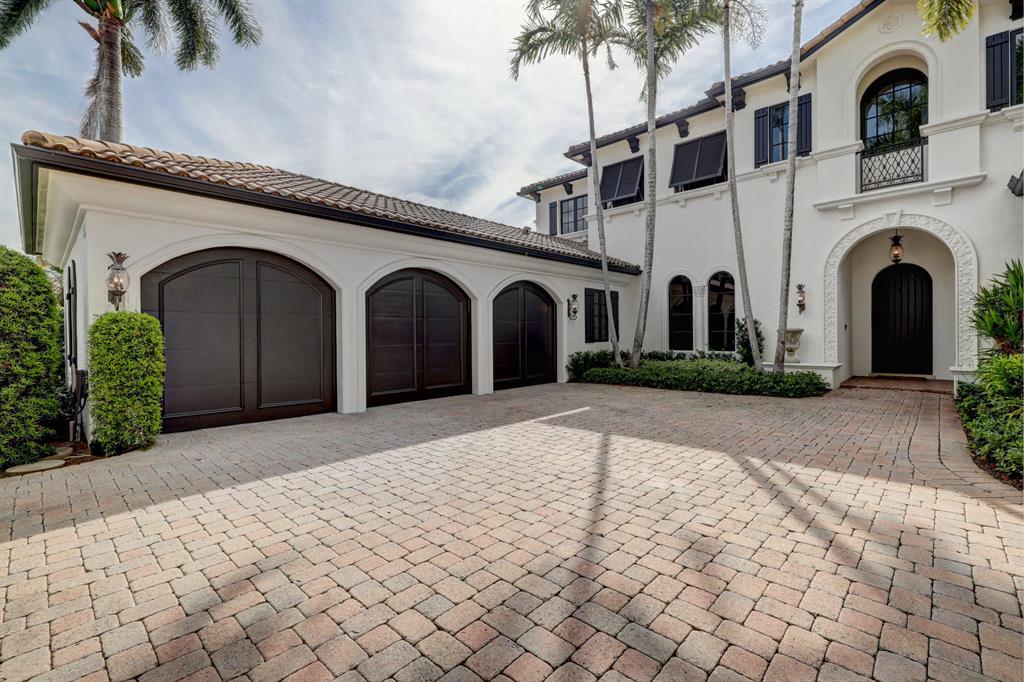 Photo 1 of home located at 848  Harbour Isle Place, North Palm Beach FL