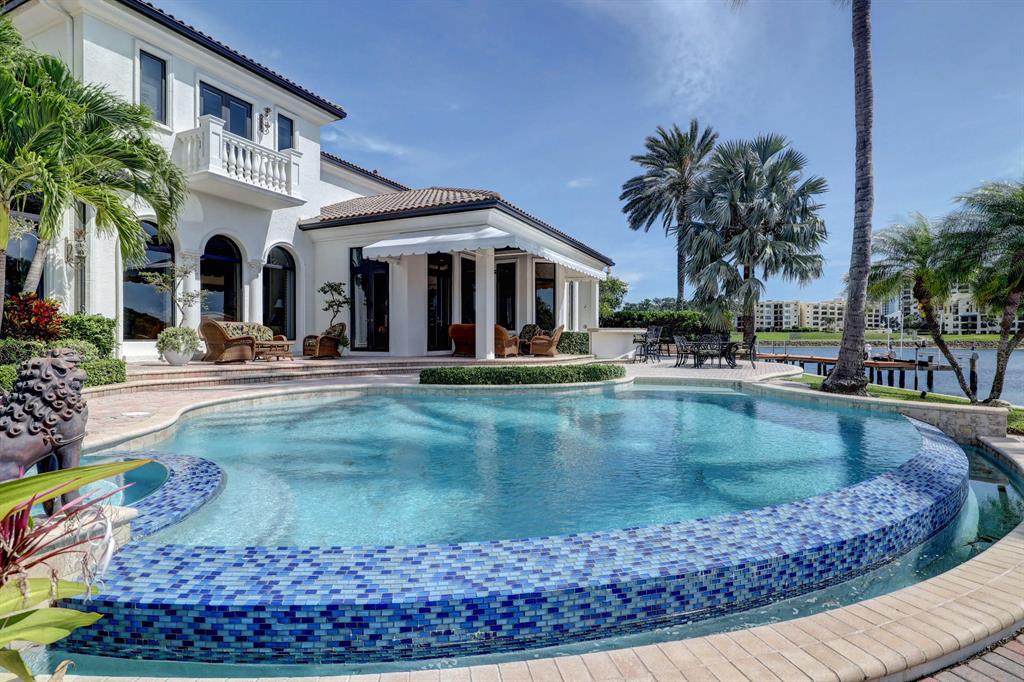 Photo 5 of home located at 848  Harbour Isle Place, North Palm Beach FL