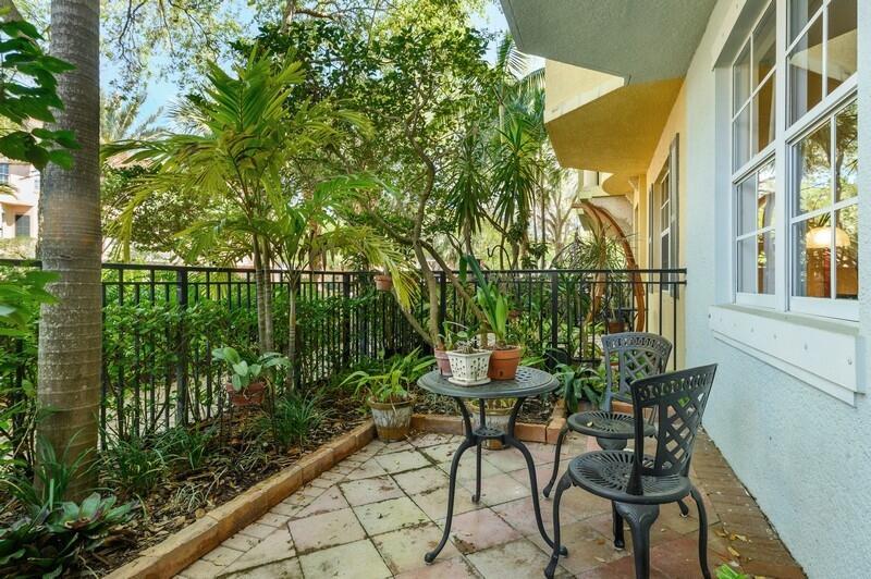 Photo 2 of home located at 2402 San Pietro Circle, Palm Beach Gardens FL