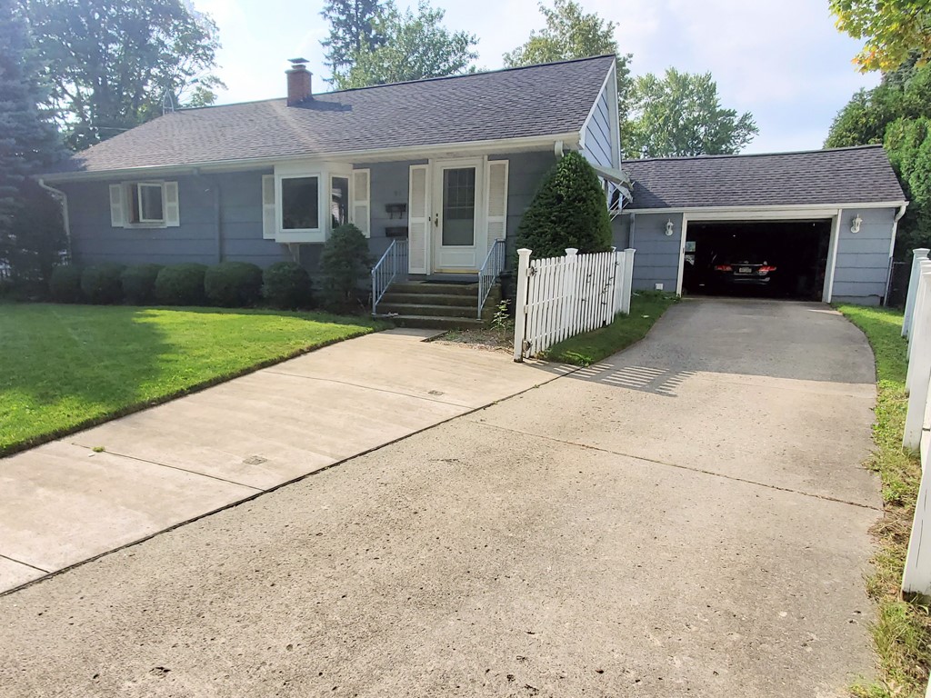 91 E DIVISION Street, North East, PA 16428