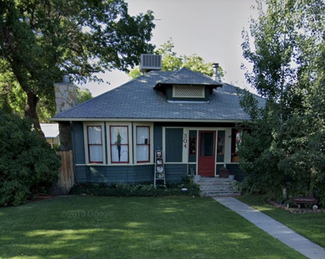 One of Fruita's original beauties, this home has stood the test of time and is ready for its next milestone. PENDING BEFORE PRINT.