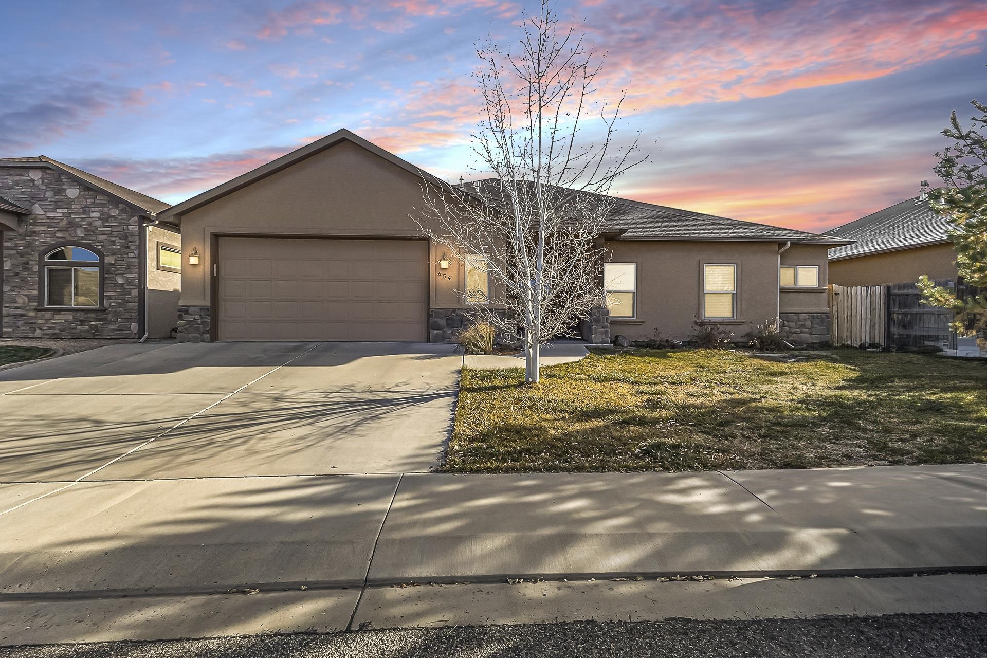 GREAT VALUE!  Well-kept, modern, single level home with open-concept and split bedrooms. Gas log fireplace in living room. Low maintenance stucco exterior, fully sprinkled and landscaped lot with aspen tree in front. Privacy fenced back yard with large patio, 10x10 shed and dog pen.  Kitchen has center island, breakfast nook, large pantry and abundant cabinets. Master bedroom has walk-in shower, jetted tub and huge walk-in closet with shelving.  Shared bathroom between bedrooms 2 & 3. Quiet, low traffic neighborhood with easy access to main roads.