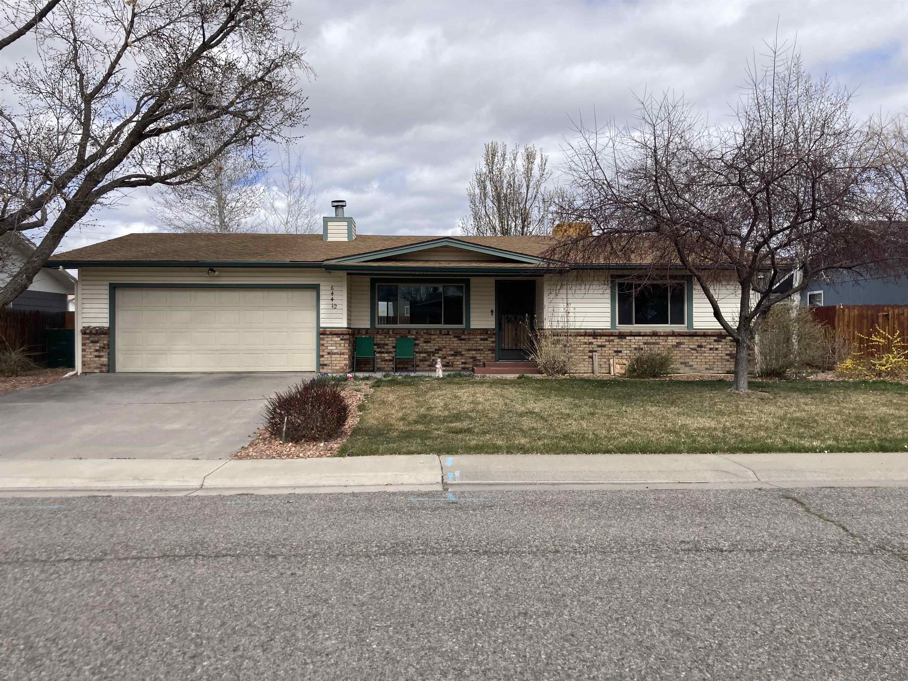 Move in ready 3-2-2 in NE Grand Junction with NO HOA.  This home needs updates - make it your own!!  There is RV parking potential in the backyard.  Priced to sell.... come see it and make your best offer!