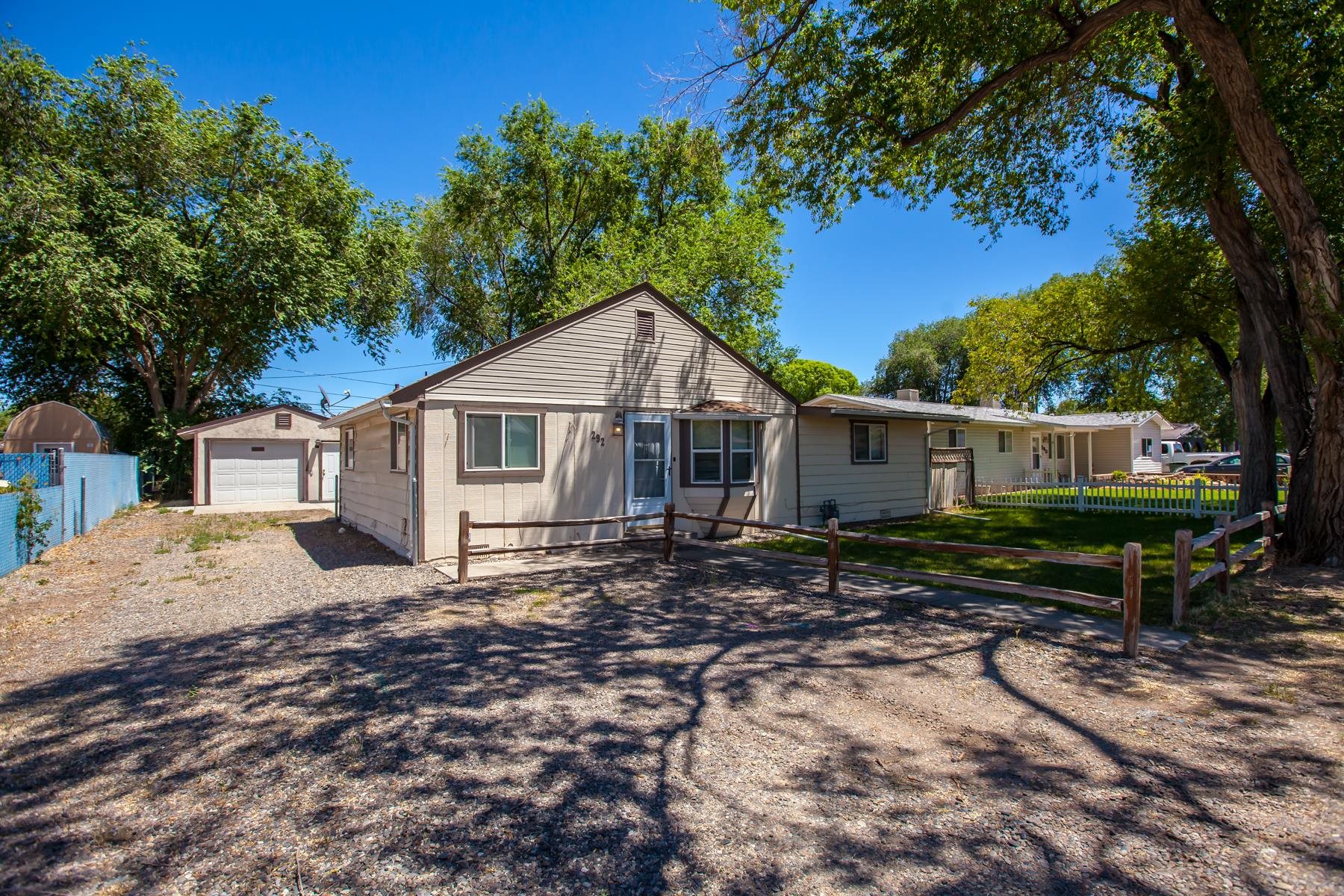 Perfect starter home or investment property. No HOA. Large irrigated lawn for summer BBQ's. Lots of off street parking. The property is located on a quite dead end street.