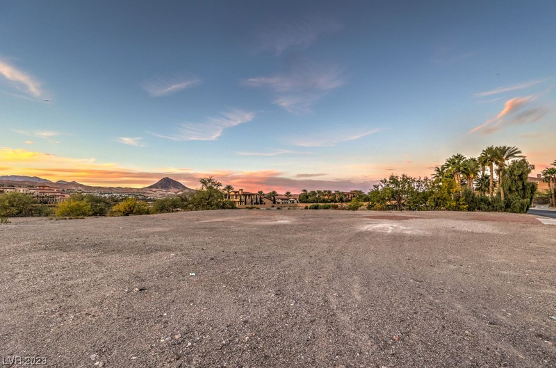 Gorgeous Butte View From Elevated Lot