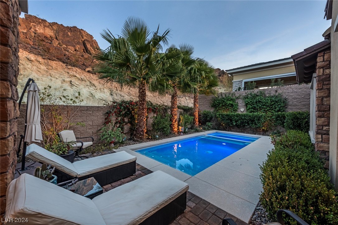 Heated Pool w/ Spa & Mature Landscaping