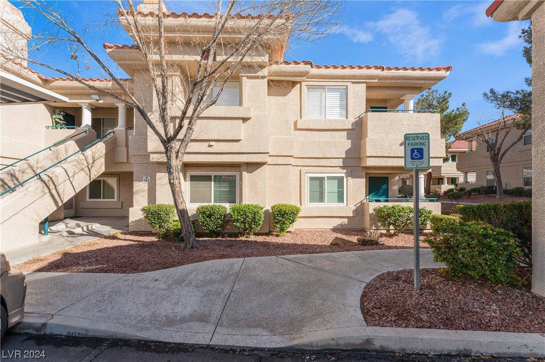 350 MANTI Place 4, Henderson, Nevada 89014, 2 Bedrooms Bedrooms, 5 Rooms Rooms,2 BathroomsBathrooms,Residential Lease,For Rent,350 MANTI Place 4,2557686