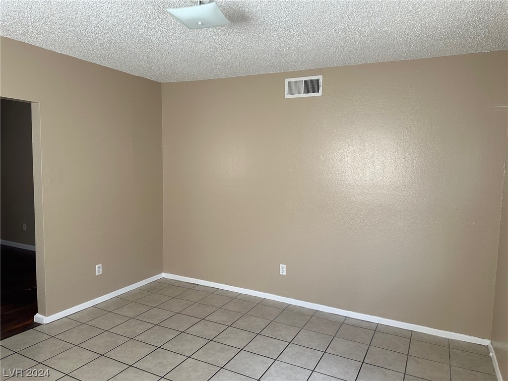 110 SILVER Street, Henderson, Nevada 89015, 3 Bedrooms Bedrooms, 5 Rooms Rooms,2 BathroomsBathrooms,Residential Lease,For Rent,110 SILVER Street,2559062
