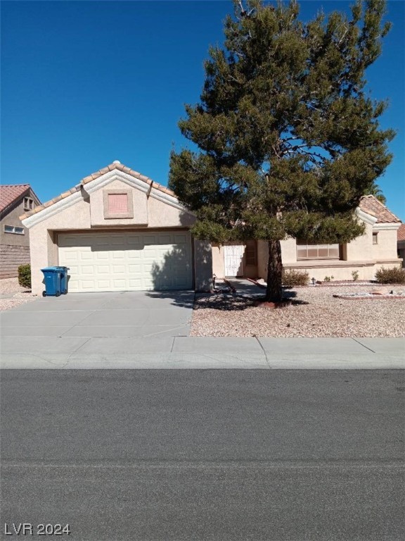 9312 Yucca Blossom Drive, Las Vegas, Nevada 89134, 2 Bedrooms Bedrooms, 7 Rooms Rooms,2 BathroomsBathrooms,Residential Lease,For Rent,9312 Yucca Blossom Drive,2563074