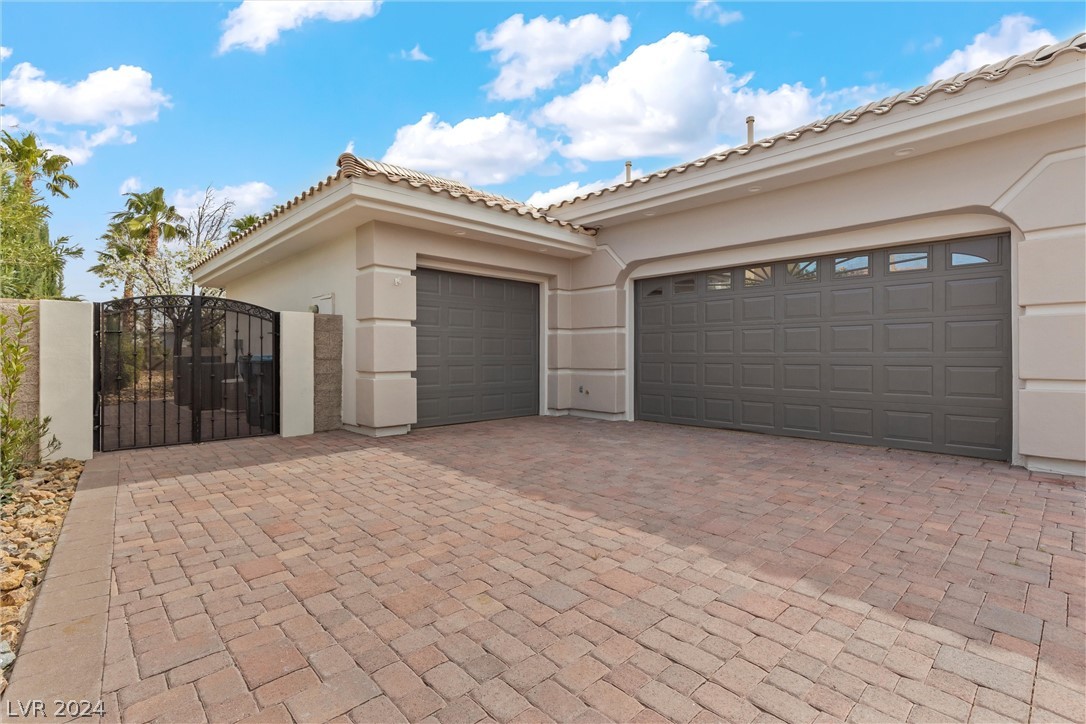 Henderson, Nevada 89052, 3 Bedrooms Bedrooms, 8 Rooms Rooms,1 BathroomBathrooms,Residential,For Sale,1330 Imperia Drive,2564487