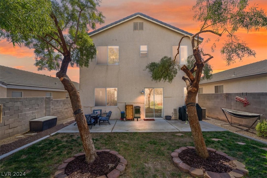 8900 Crooked Shell Avenue, Las Vegas, Nevada 89143, 4 Bedrooms Bedrooms, 9 Rooms Rooms,3 BathroomsBathrooms,Residential,For Sale,8900 Crooked Shell Avenue,2565990