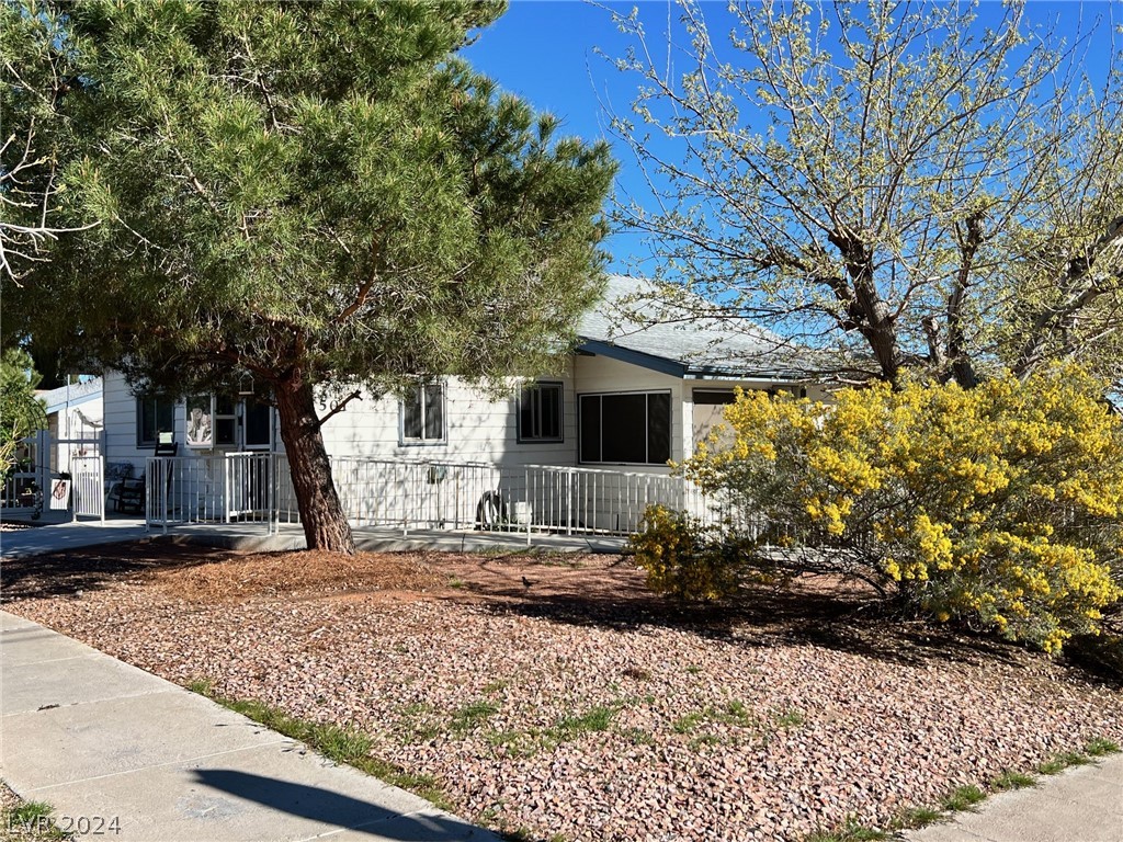501 Avenue I, Boulder City, Nevada 89005, 2 Bedrooms Bedrooms, 6 Rooms Rooms,1 BathroomBathrooms,Residential,For Sale,501 Avenue I,2568729