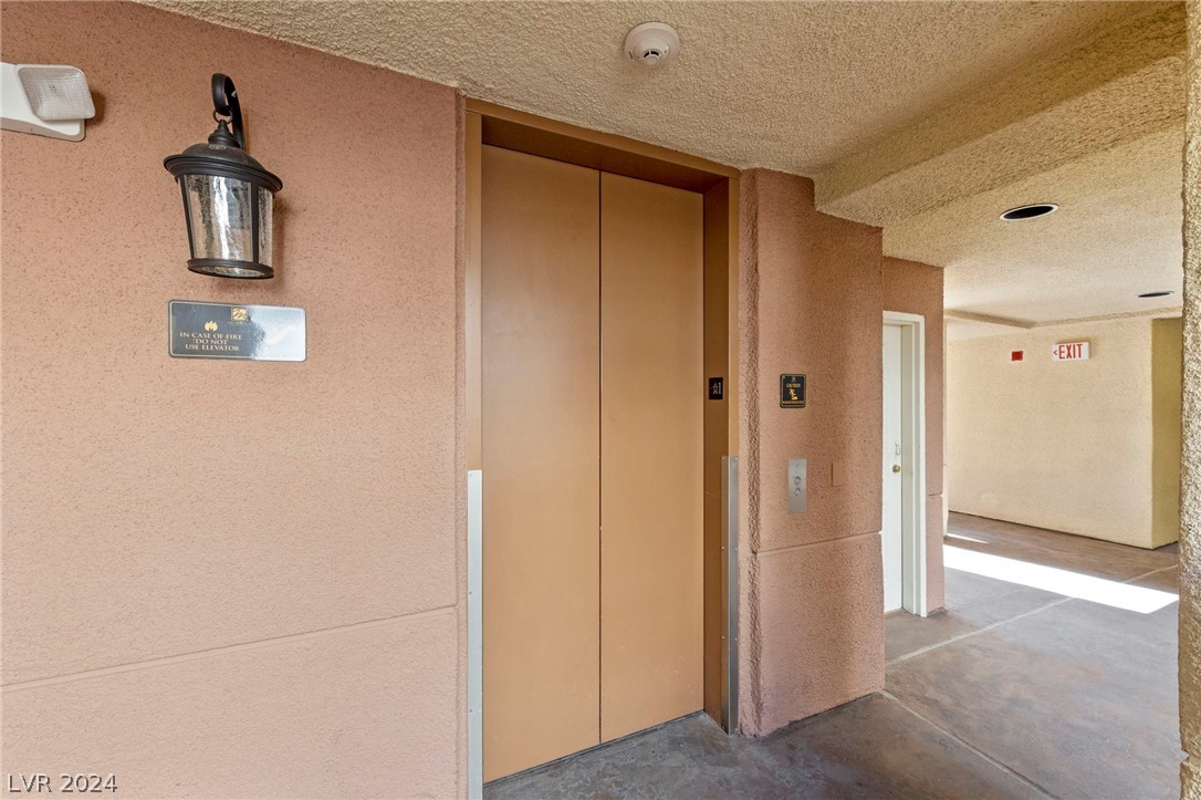 230 East Flamingo Road 432, Las Vegas, Nevada 89169, 1 Bedroom Bedrooms, 5 Rooms Rooms,1 BathroomBathrooms,Residential Lease,For Rent,230 East Flamingo Road 432,2568918