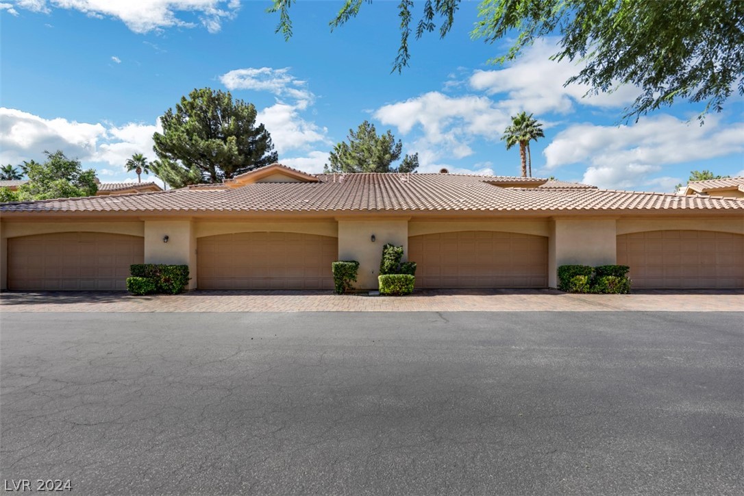 2050 West Warm Springs Road 3012, Henderson, Nevada 89014, 2 Bedrooms Bedrooms, 6 Rooms Rooms,2 BathroomsBathrooms,Residential Lease,For Rent,2050 West Warm Springs Road 3012,2568151
