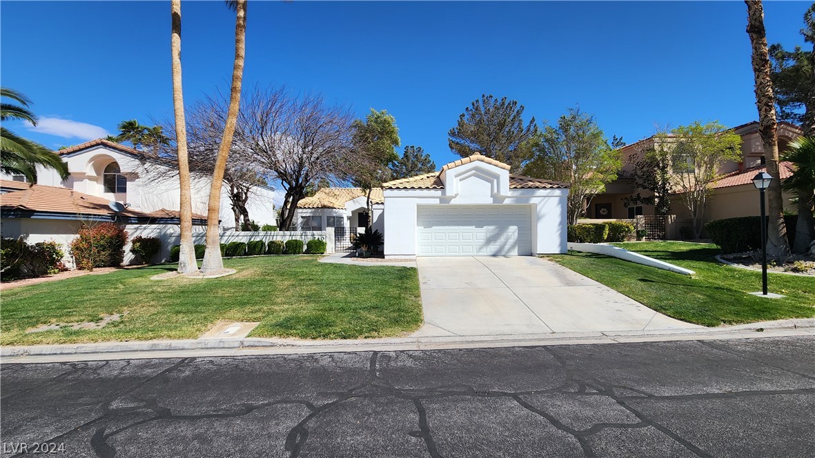 240 Windsong Drive, Henderson, Nevada 89074, 3 Bedrooms Bedrooms, 8 Rooms Rooms,2 BathroomsBathrooms,Residential Lease,For Rent,240 Windsong Drive,2570141