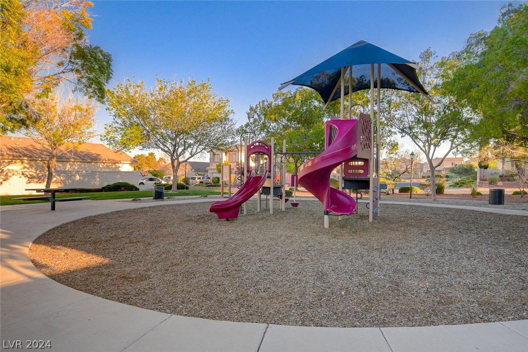 8908 Crooked Shell Avenue, Las Vegas, Nevada 89143, 3 Bedrooms Bedrooms, 6 Rooms Rooms,2 BathroomsBathrooms,Residential,For Sale,8908 Crooked Shell Avenue,2572044