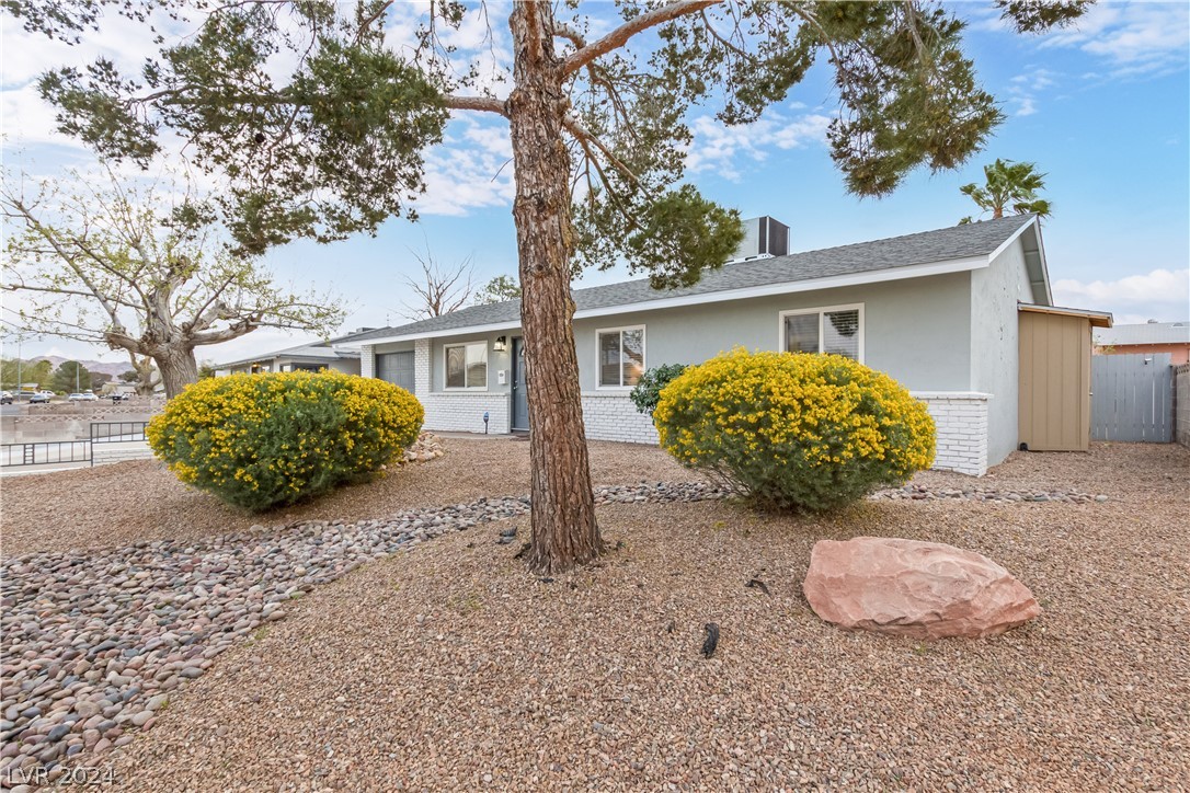 402 Scenic Drive, Henderson, Nevada 89002, 3 Bedrooms Bedrooms, 7 Rooms Rooms,2 BathroomsBathrooms,Residential,For Sale,402 Scenic Drive,2575552