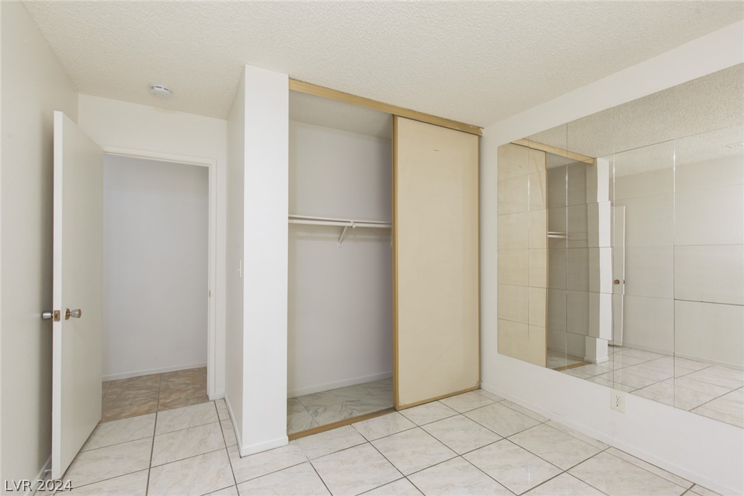 5044 Village Drive 5044, Las Vegas, Nevada 89142, 2 Bedrooms Bedrooms, 5 Rooms Rooms,1 BathroomBathrooms,Residential Lease,For Rent,5044 Village Drive 5044,2575818