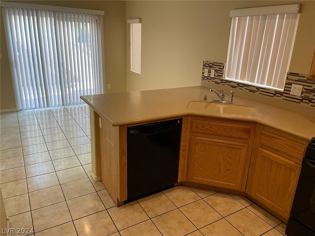6532 Cathedral Blue Ave Las Vegas, NV 89118 - Photo 5