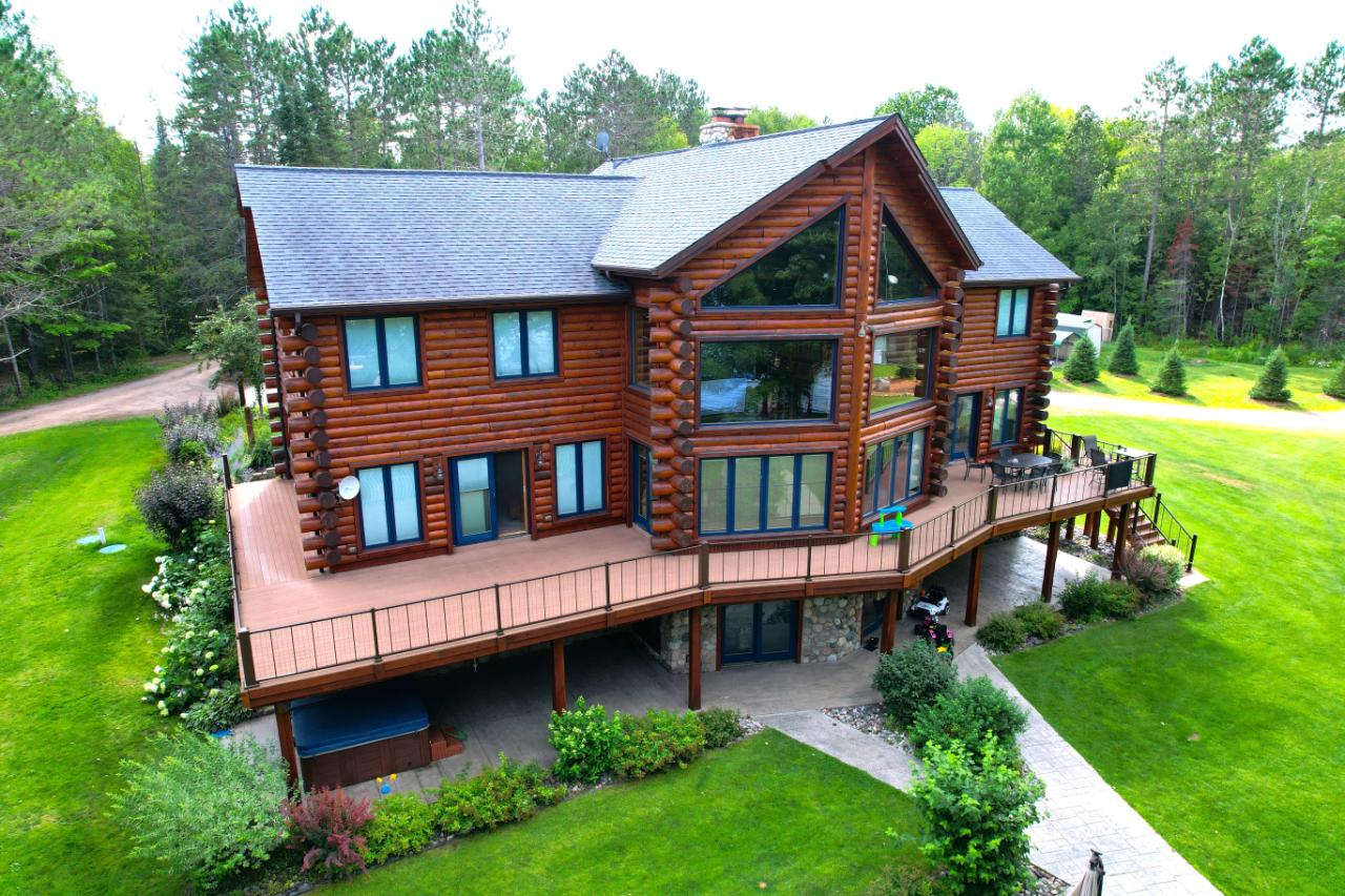 Picture 01 - Metonga Lake Property 206648