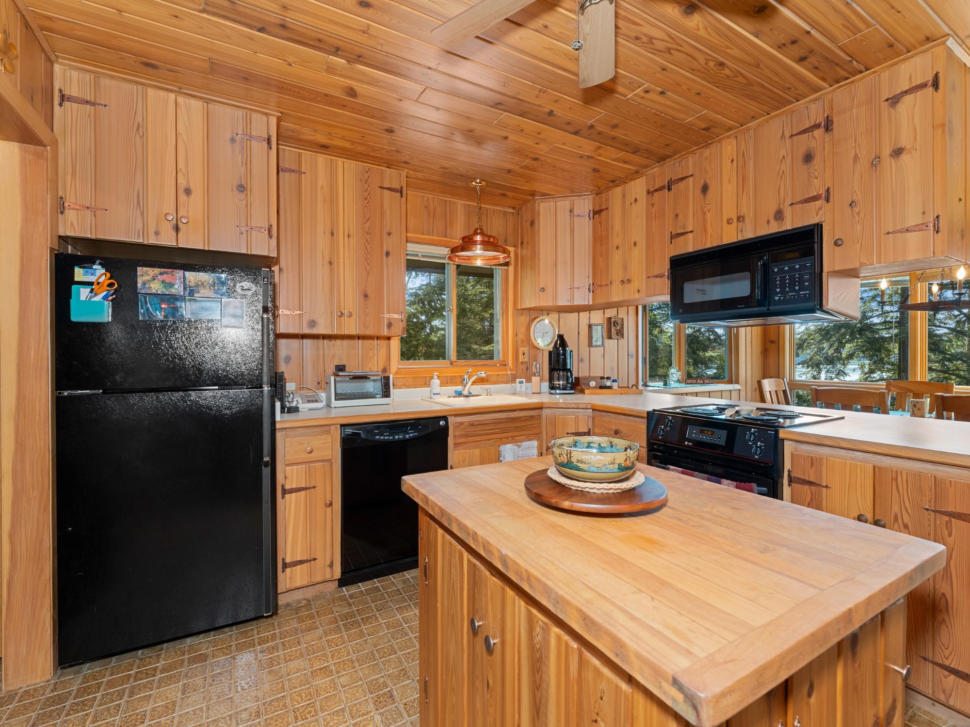 Picture 35 - Island Lake Property 209072