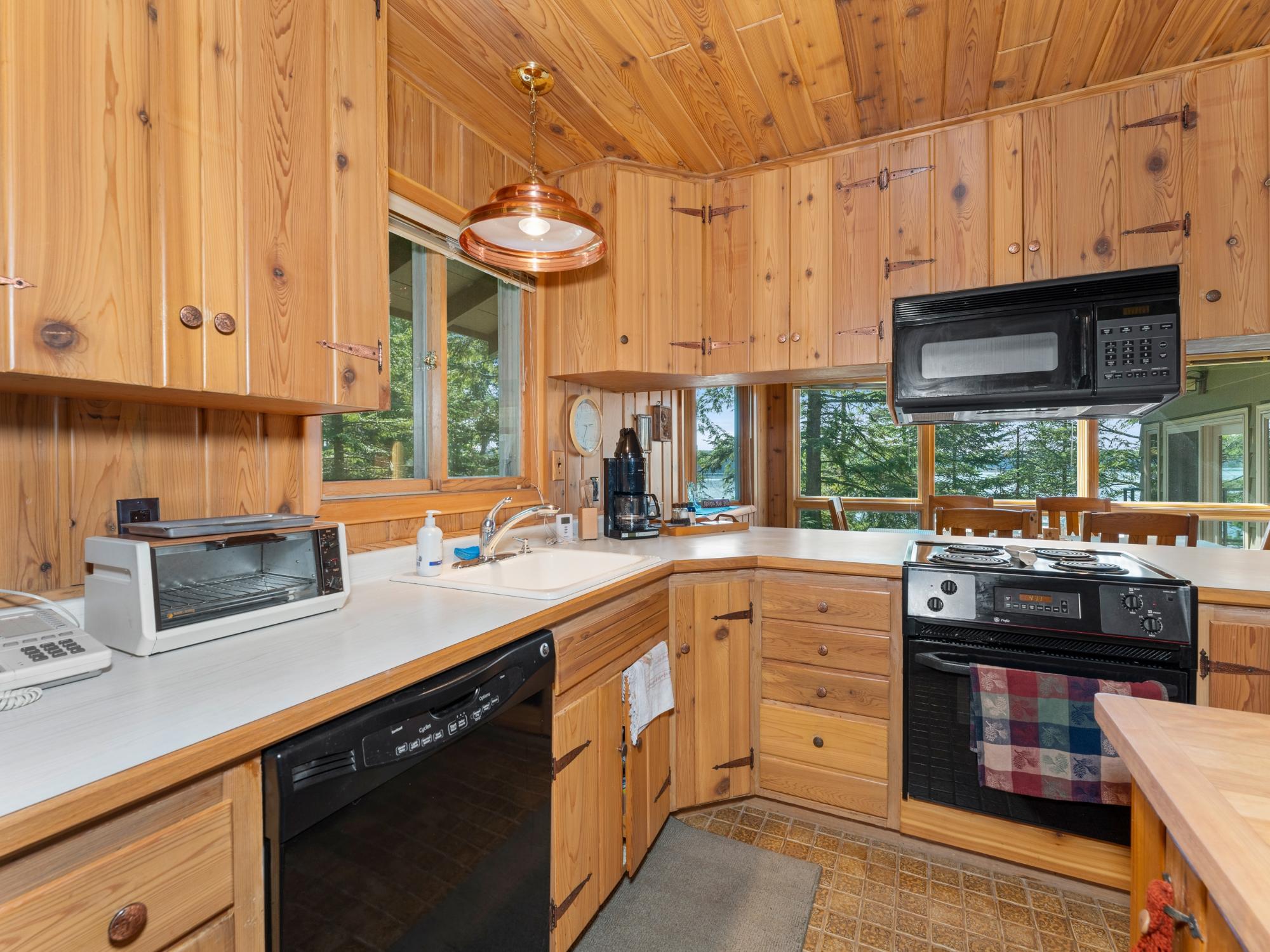 Picture 34 - Island Lake Property 209072