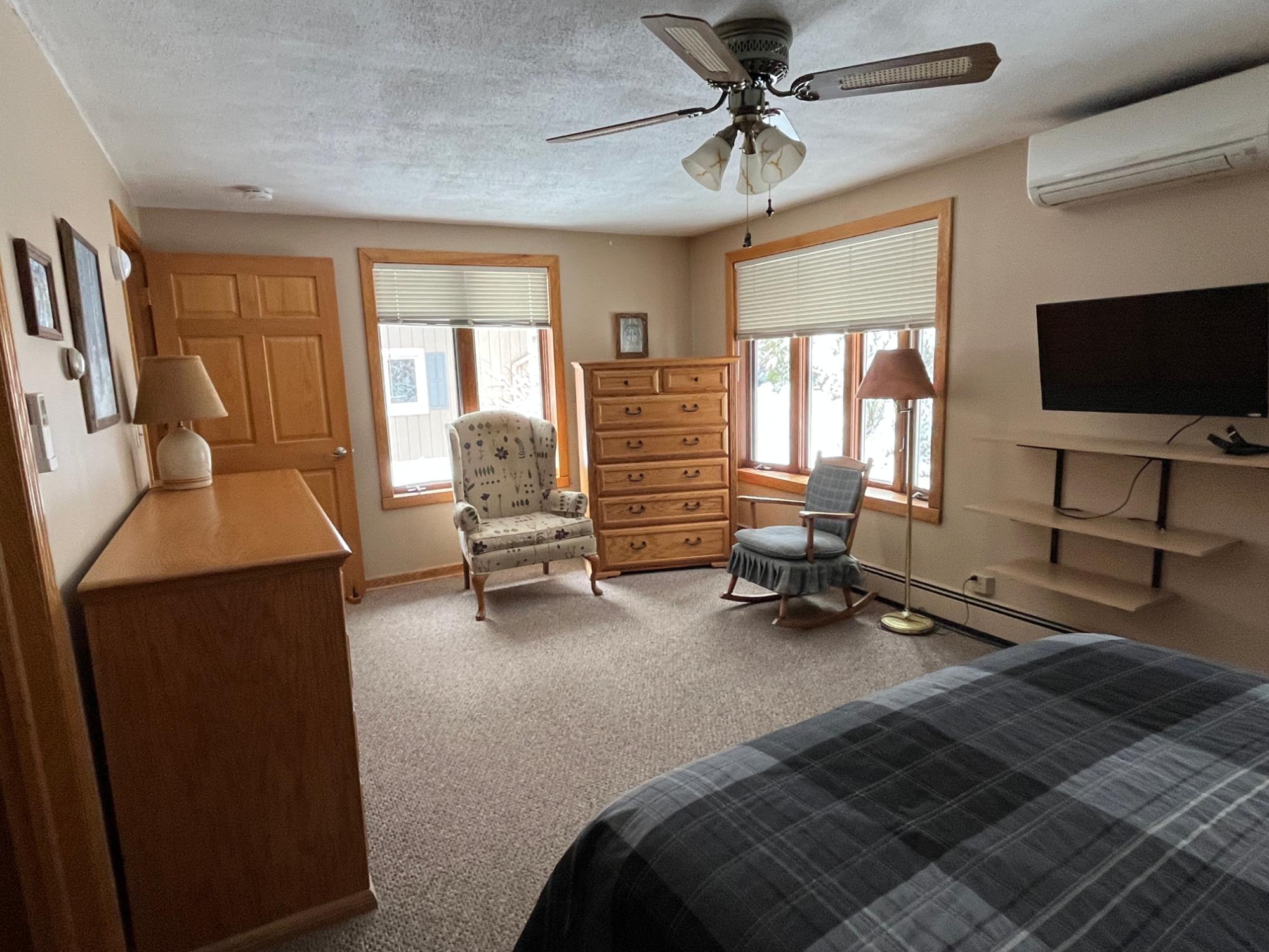 Picture 19 - Third Lake Property 211100