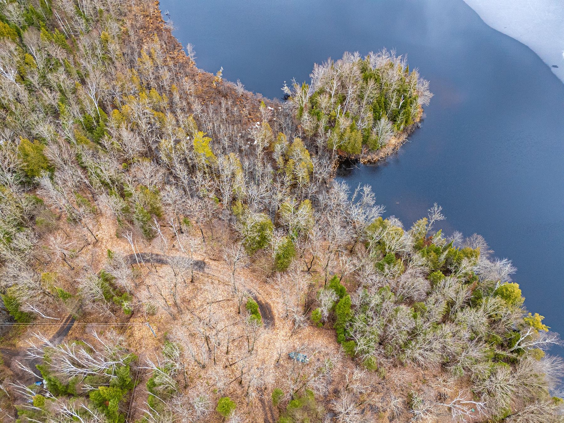 Oxbow Lake Property Off Hiawatha Dr Photo 5