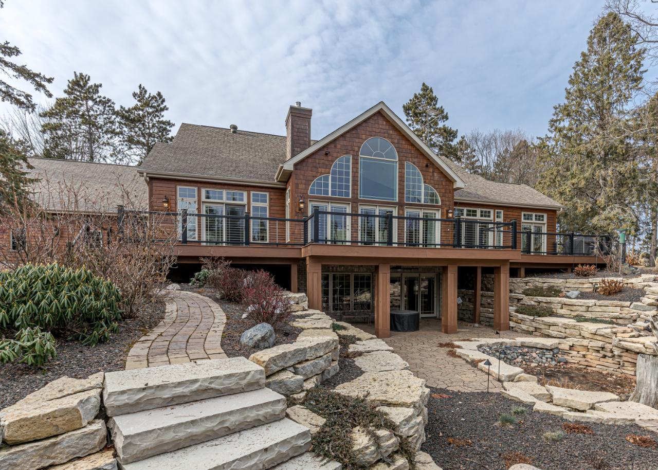 Picture 01 - Undocumented Lake Property 205437