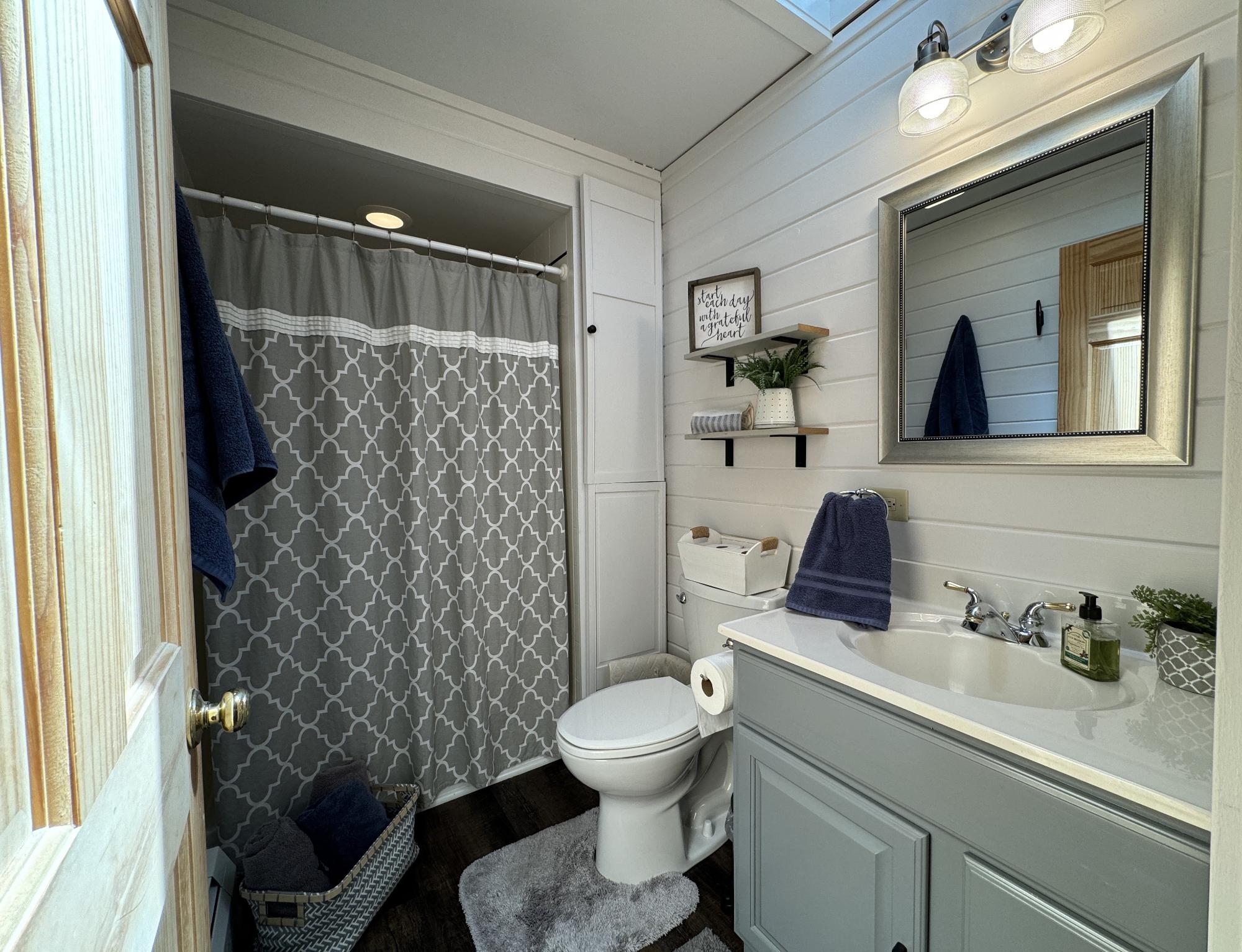 Picture 35 - Middle Sugarbush Lake Property 206675