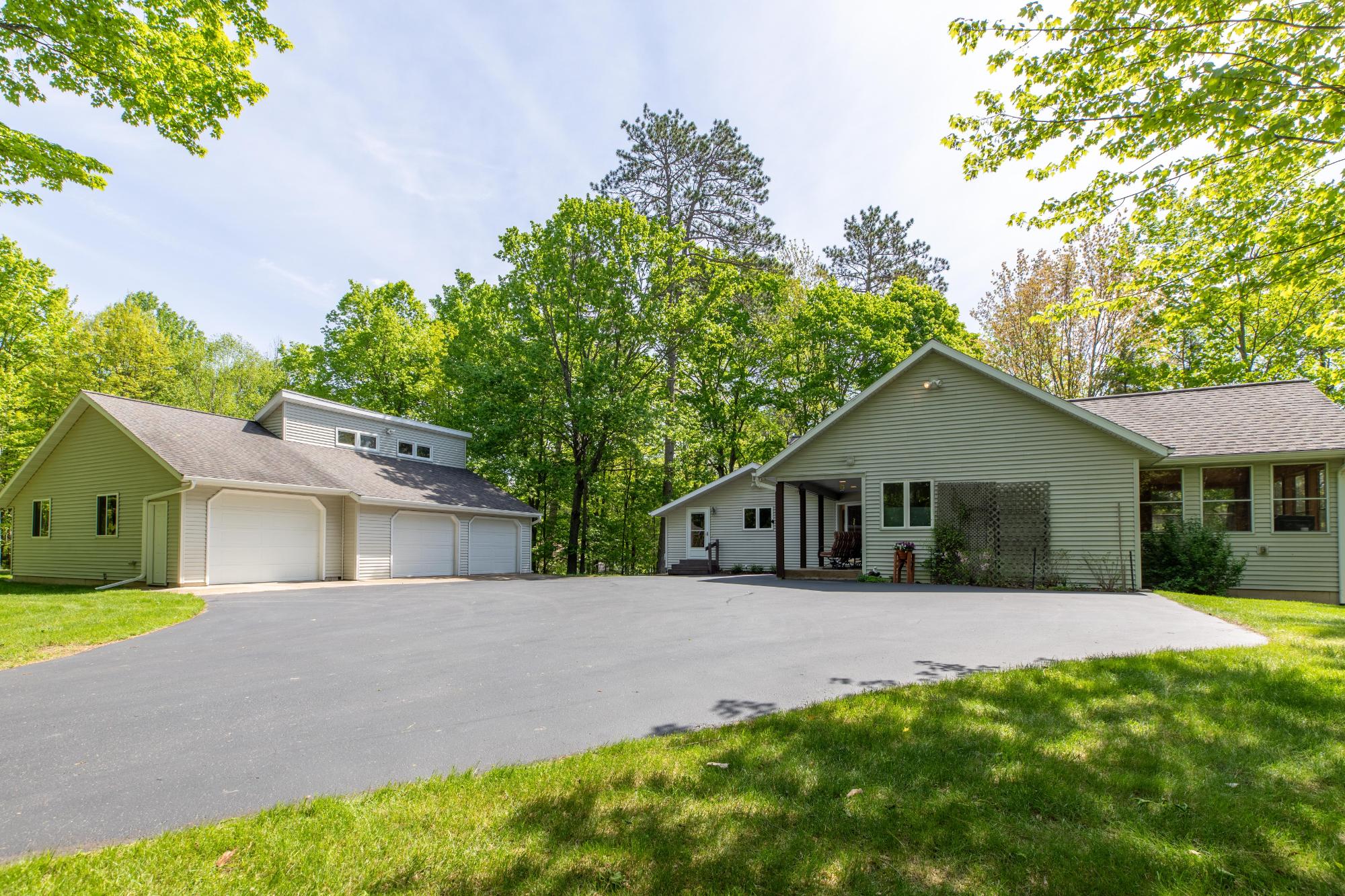 Picture 1 - Lake Julia Property 207049