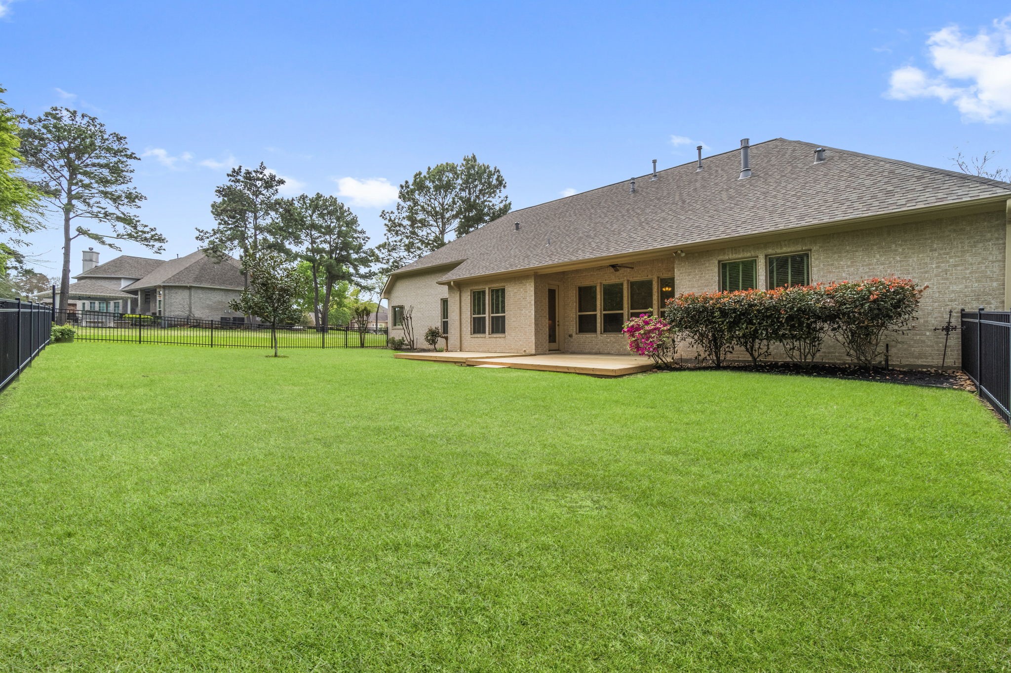 25 Bentwood Drive  Drive Montgomery TX 77356