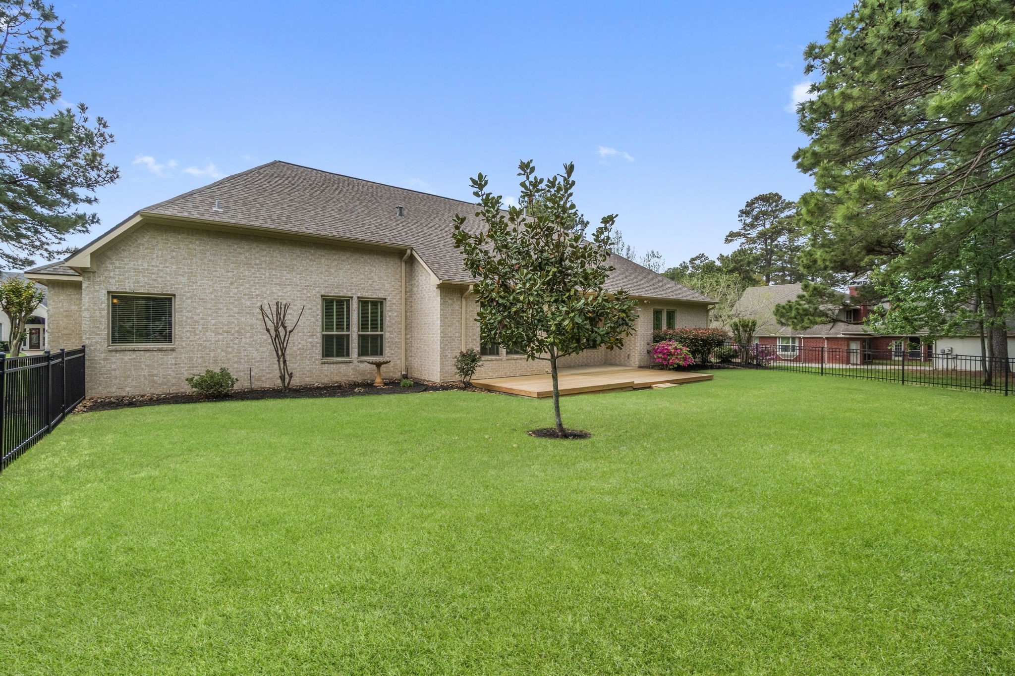 25 Bentwood Drive  Drive Montgomery TX 77356