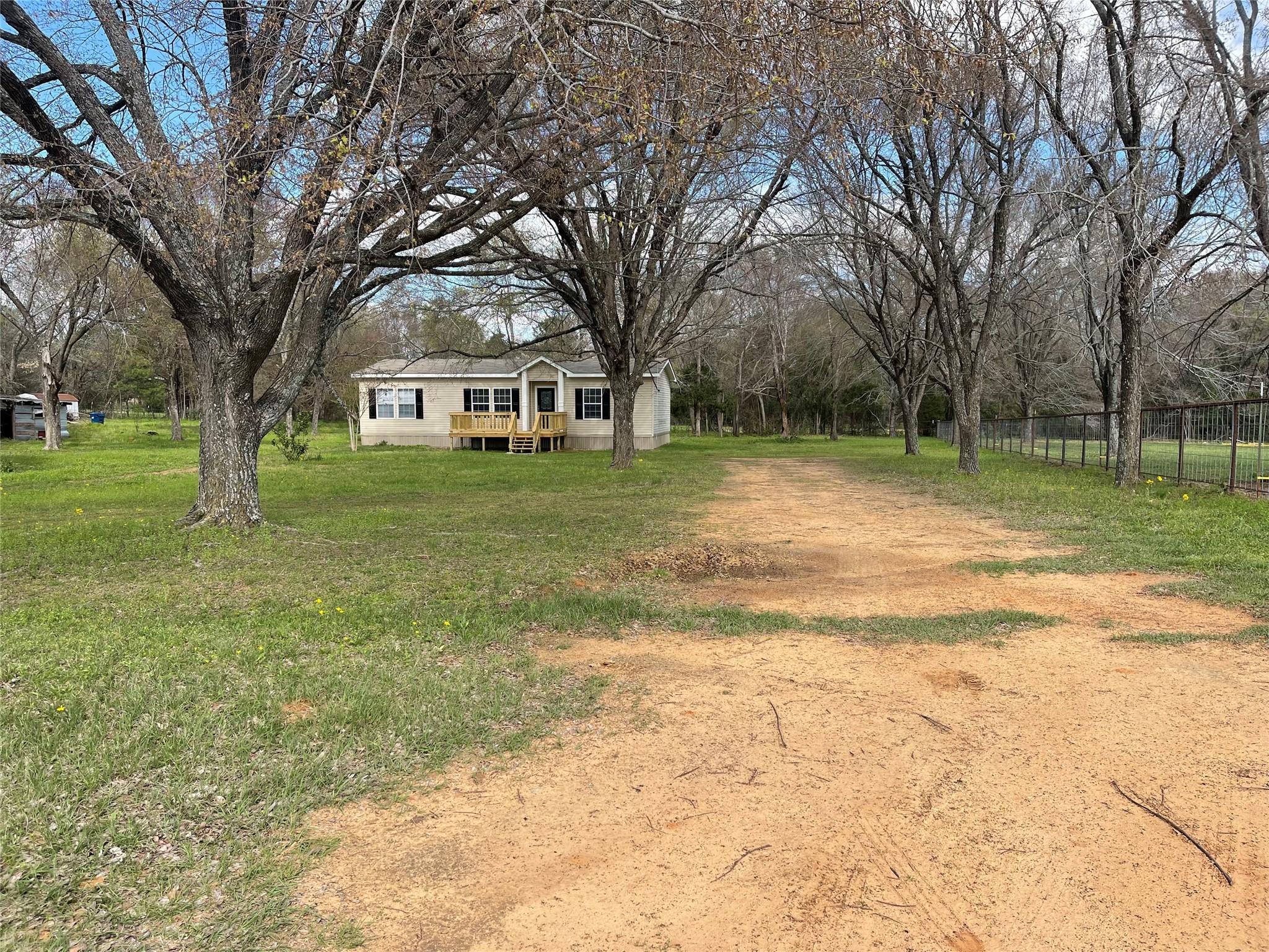173 Anderson County Road 2234   Palestine TX 75803