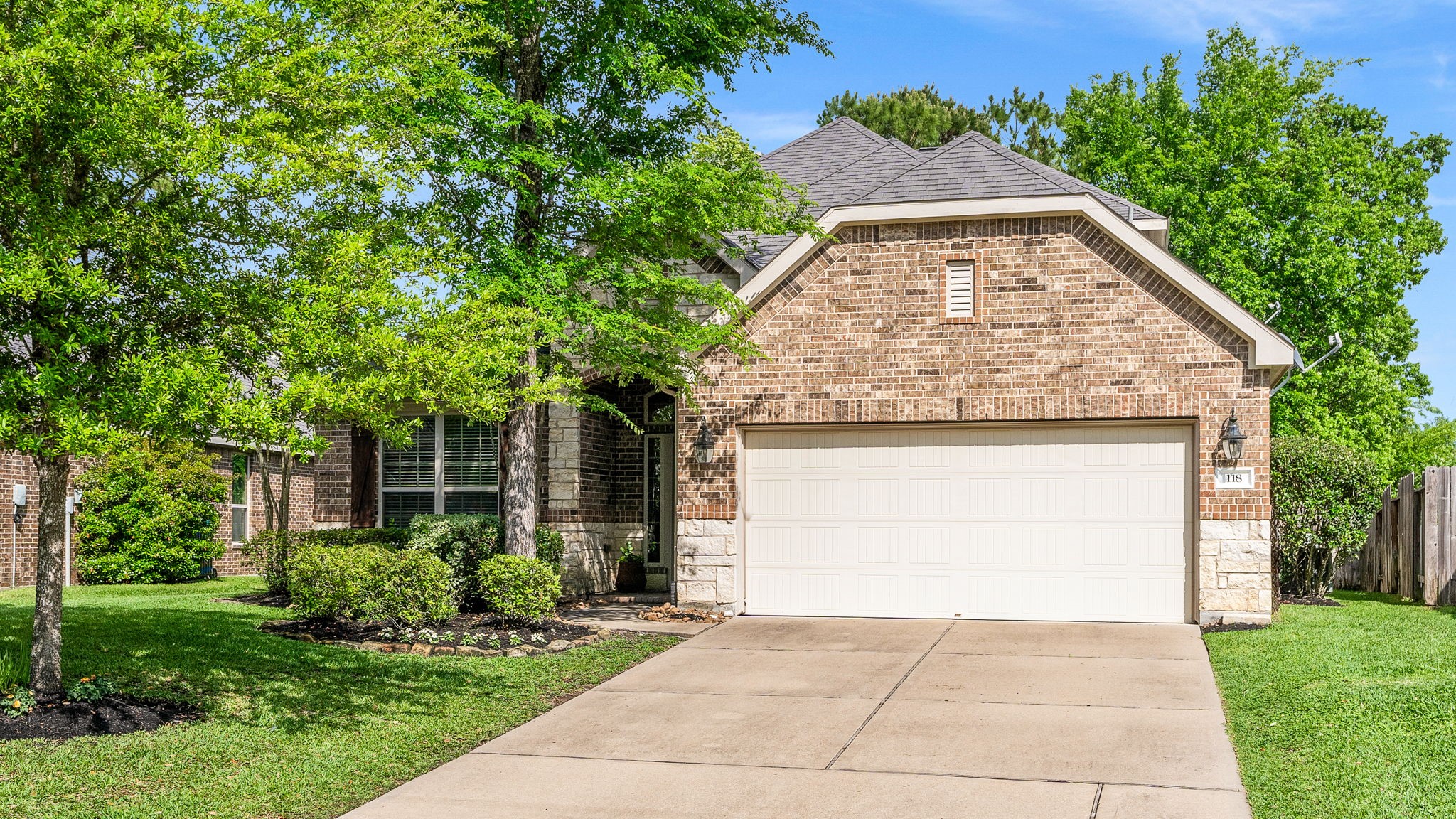 118 Springshed Place  Place Montgomery TX 77316