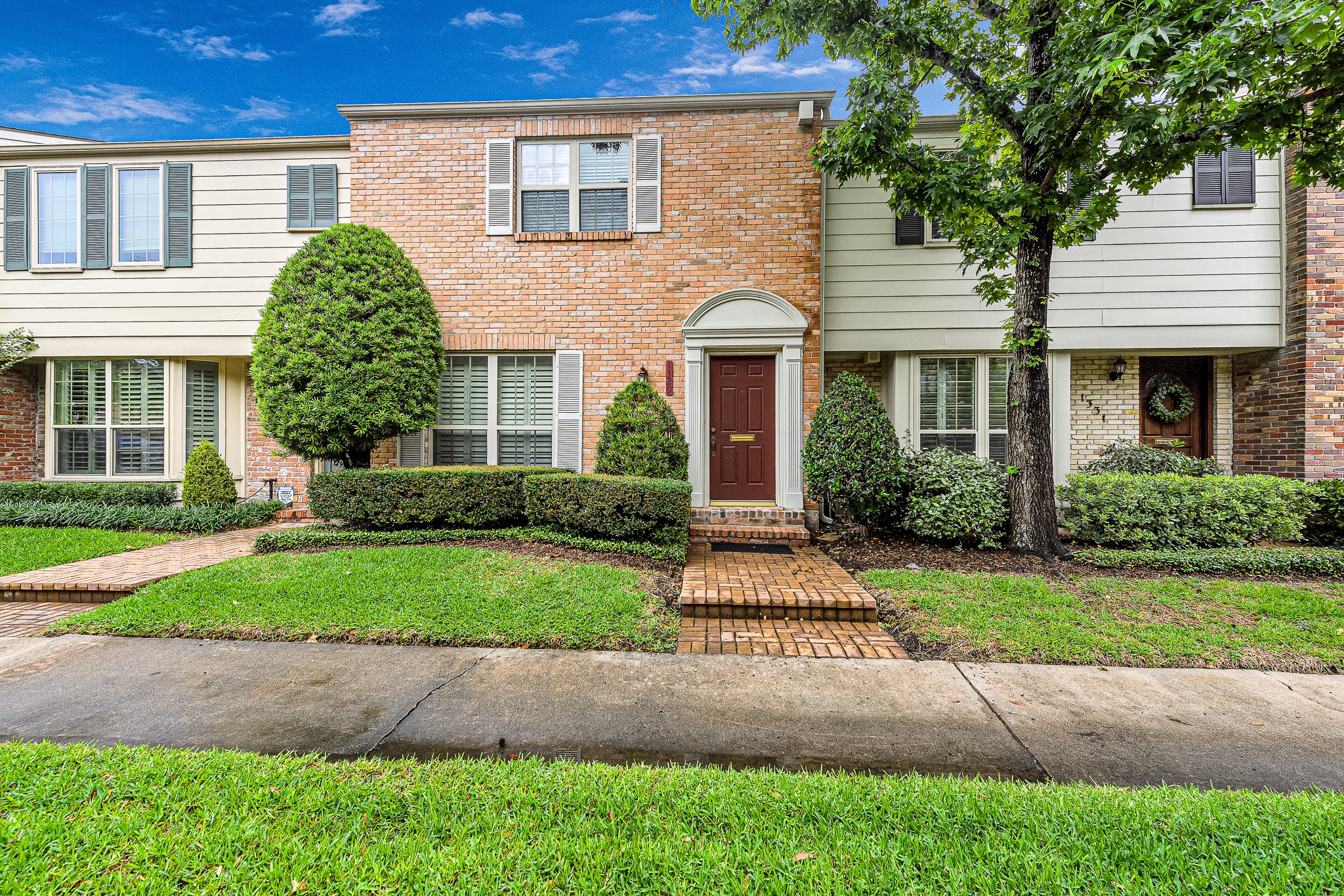 Houston 2-story, 2-bed 1329 Fountain View Drive 135-idx