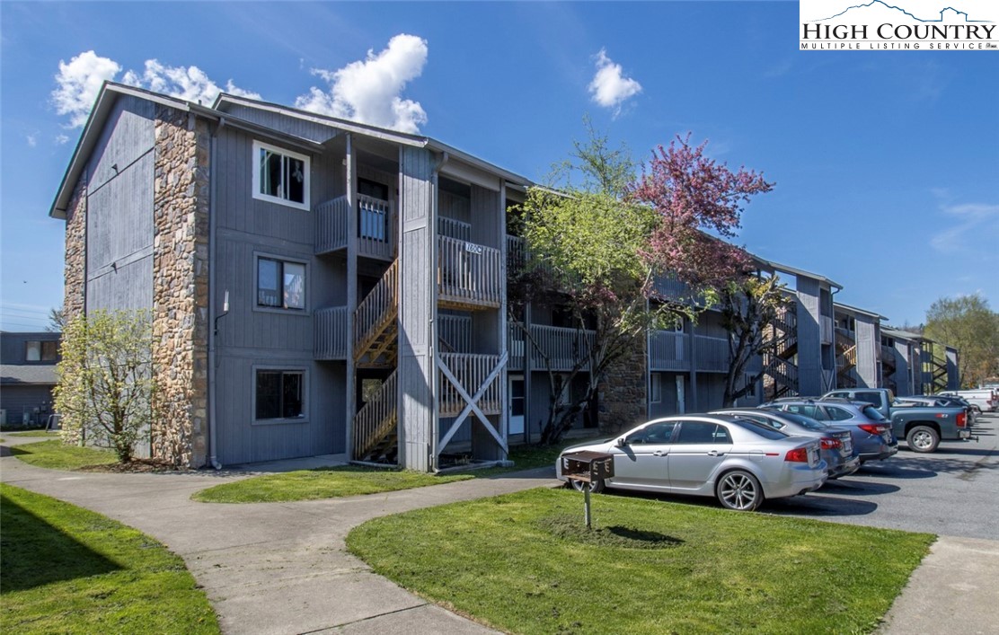 This centrally located College Place unit sits right on the corner of Greenway Road and Zeb Street. It features 2 bedrooms each with their own en-suite bathroom, a kitchen complete with dishwasher, fridge, oven and pantry, as well as a stackable washer and dryer unit off of the living area. Out back you have your own covered porch that overlooks the common area lawn and clubhouse. Conveniently located less than 10 minutes from Appalachian State University with direct access to AppalCart bus route as well as walking distance from Publix grocery and Walmart. Monthly POA includes Water & Internet. Current lease in place ends July 1st 2024. New updates including flooring throughout, bathroom vanities and toilets, and new plumbing. Inquire today!