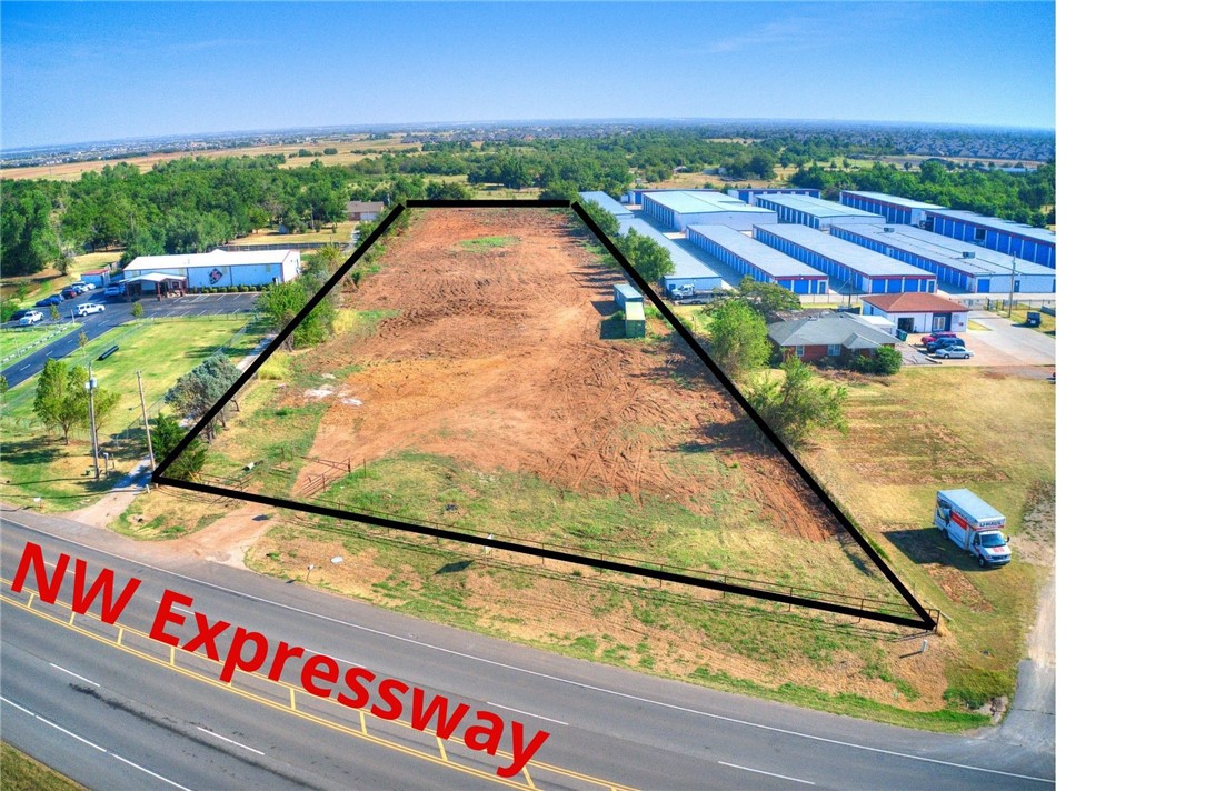 Selling for potential Commercial/Industrial use. Located just East of the KP Turnpike on NW Expressway, w/199 ft of frontage, this is a heavy traffic area that would be a great location for your business! Buyer to verify with City of Oklahoma City that buyers desired zoning can be obtained. There was a business ran previously from this location.