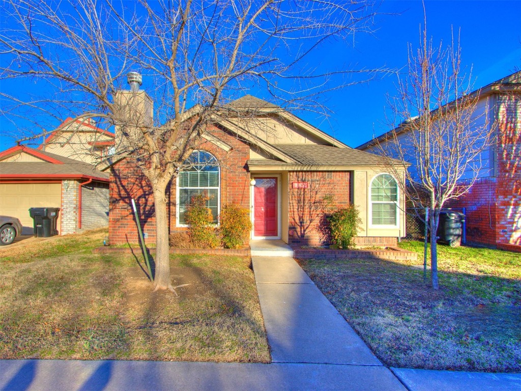 2102 Briarcliff Drive, Moore, OK 