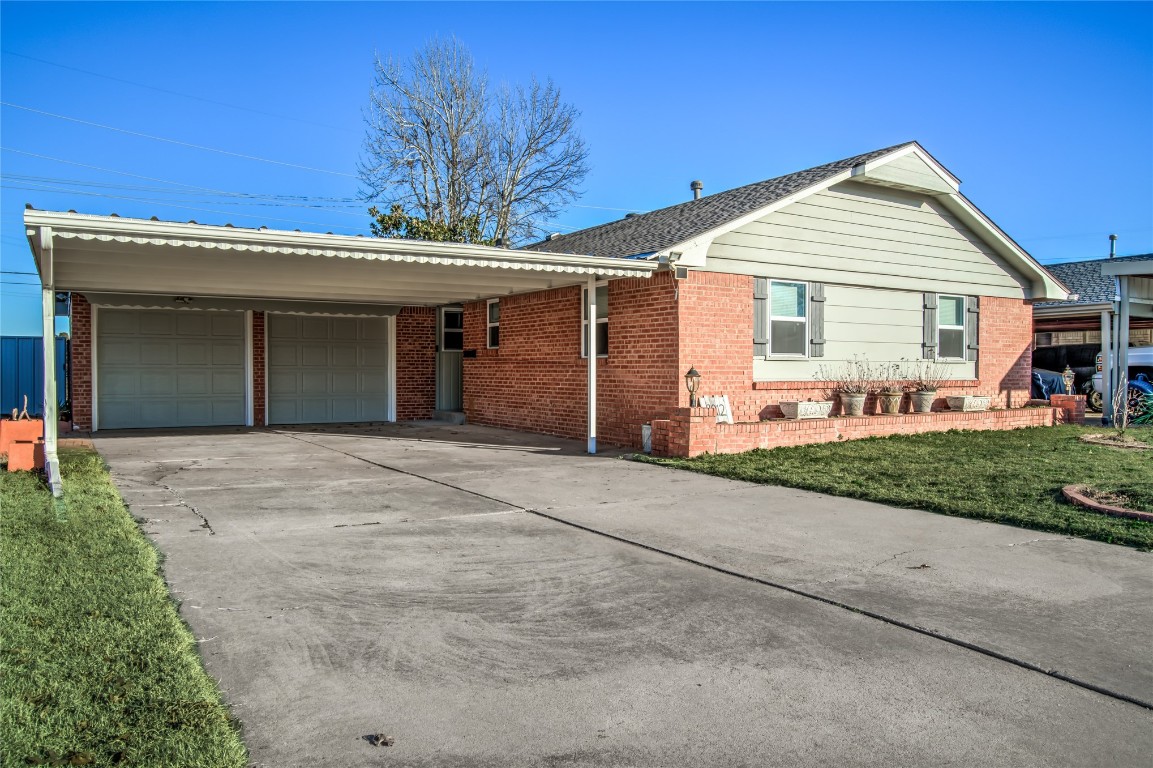Discover the perfect blend of comfort and convenience in this 3 bed, 1.5 bath home in S OKC, justa few minutes away from E.M. Sellers Park, two major freeways, and local shopping centers. Recently updated, it features a new roof, windows, and modern flooring. Enjoy the upgraded kitchen and bathroom with granite countertops. Natural light fills the home, showcasing a walk-in pantry and your own reverse osmosis system. The covered front porch and back patio offer ideal spots for summer relaxation. Surrounded by tranquility with a field behind, this home comes complete with appliances – Fridge, Washer/Dryer, Microwave/Oven. Don’t miss out! Schedule your showing today!