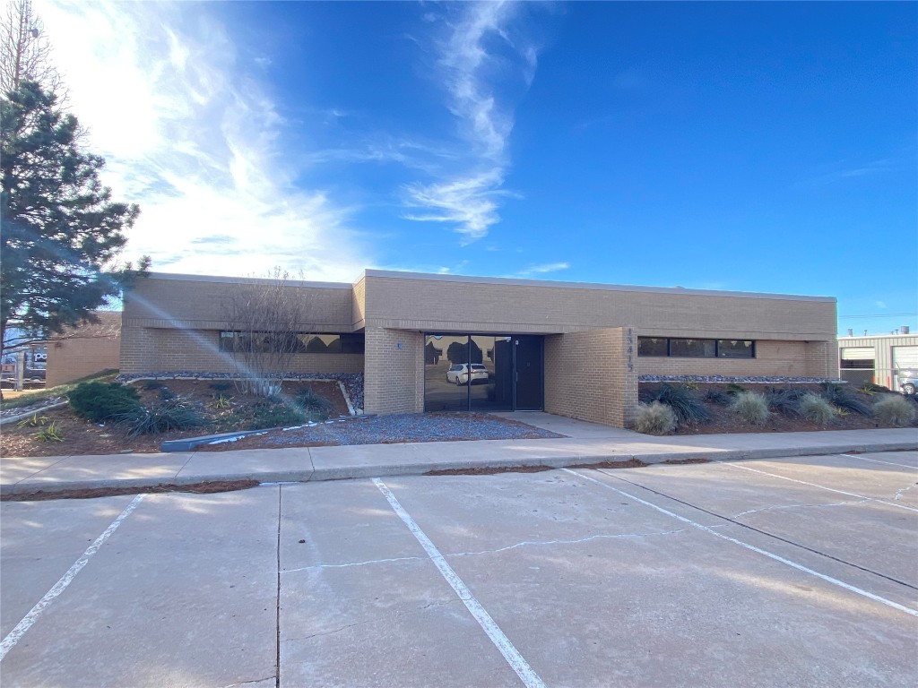 8,224 SF office building For Lease: $12,336/month. Located on N. Santa Ave, just south of Memorial Rd. Abundance of private offices and open work areas. Adjacent 2,000 SF +/- metal storage building and fenced yard also available, or can be excluded.