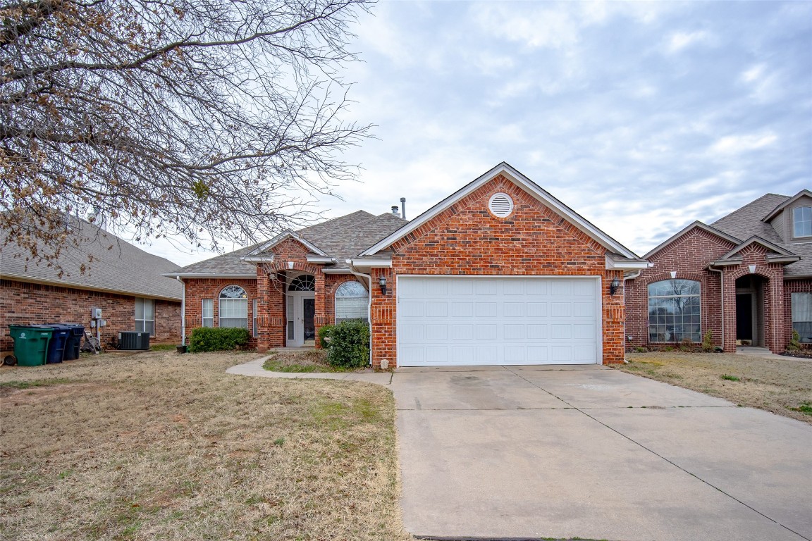 Check out this amazing home in Moore school district! This home has 3 beds, 2 baths, and an office space, and lots of storage! The open floor plan makes it perfect for entertaining family and friends! The master bedroom is large and the bathroom offers his/her vanities, corner tub, separate shower, linen closet, & large walk-in closet. Come see why this home could be perfect for you!