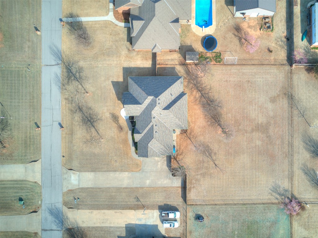 4610 Pikeys Trail, Tuttle, OK 73089 view of drone / aerial view
