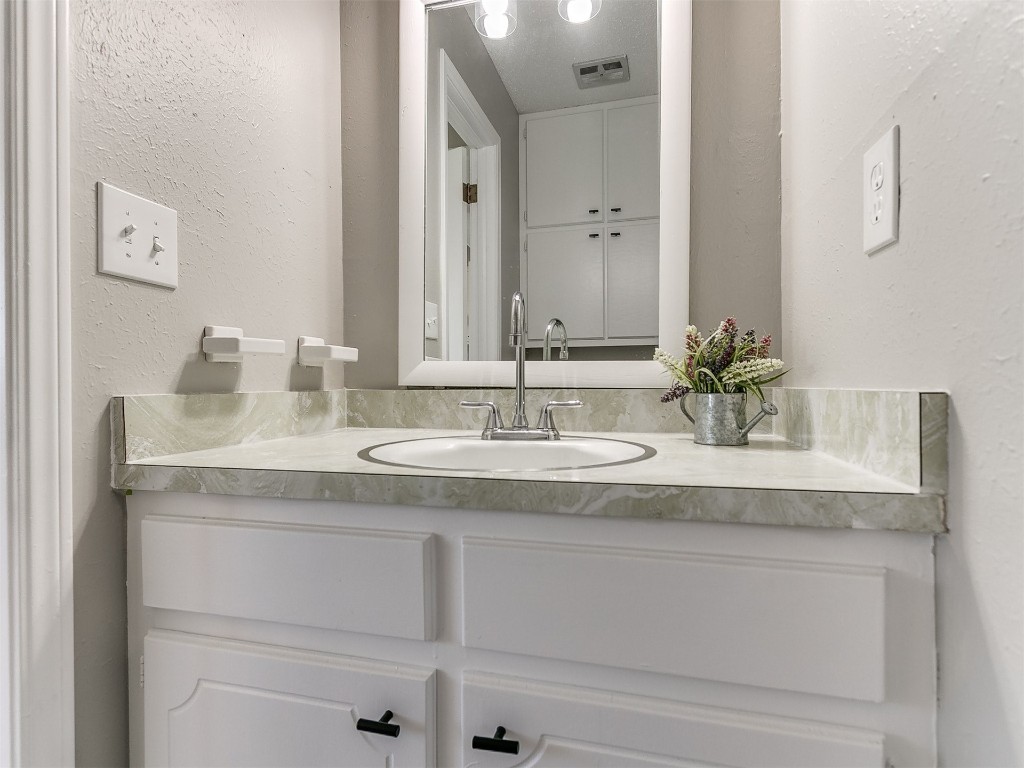 3421 Simmons Drive, Del City, OK 73115 bathroom featuring vanity