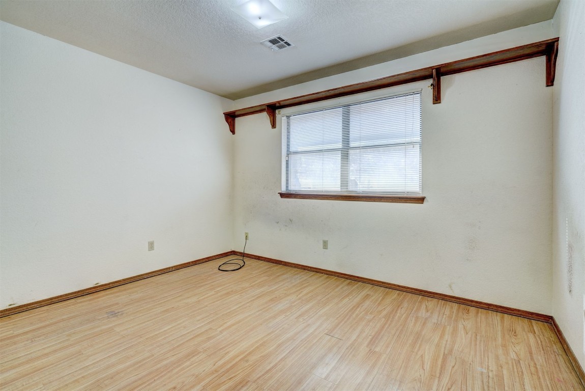 11440 Walters Avenue, Oklahoma City, OK 73162 spare room with light hardwood / wood-style floors