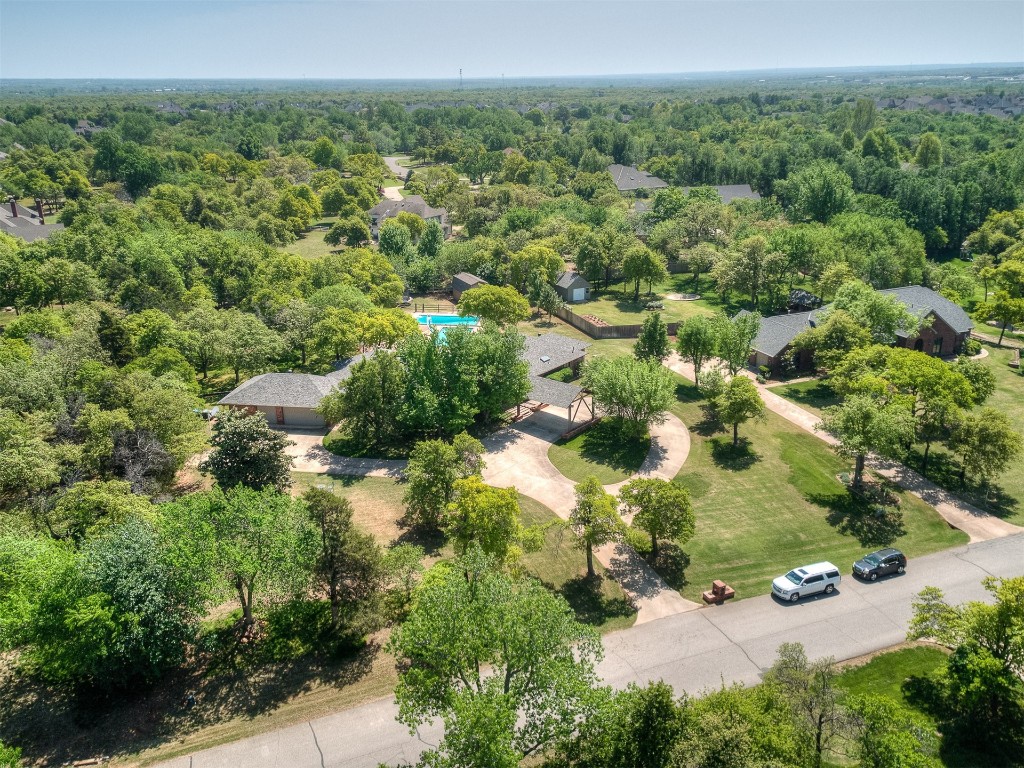 5204 Summit Drive, Edmond, OK 73034 view of aerial view