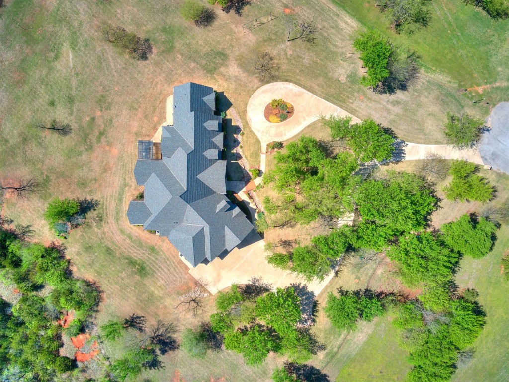 2892 Rustic View Drive, Goldsby, OK 73093 view of drone / aerial view