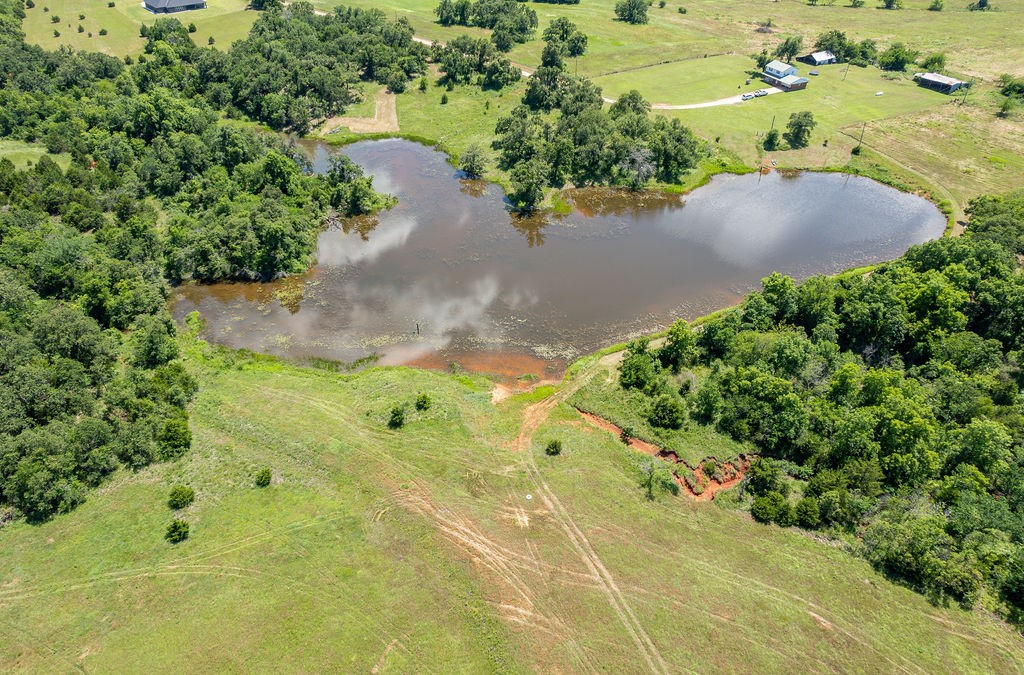 20498 SE 119th Street, McLoud, OK 74851 birds eye view of property featuring a water view