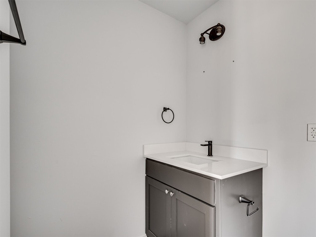 730 W Hurd Street, Edmond, OK 73003 bathroom with vanity